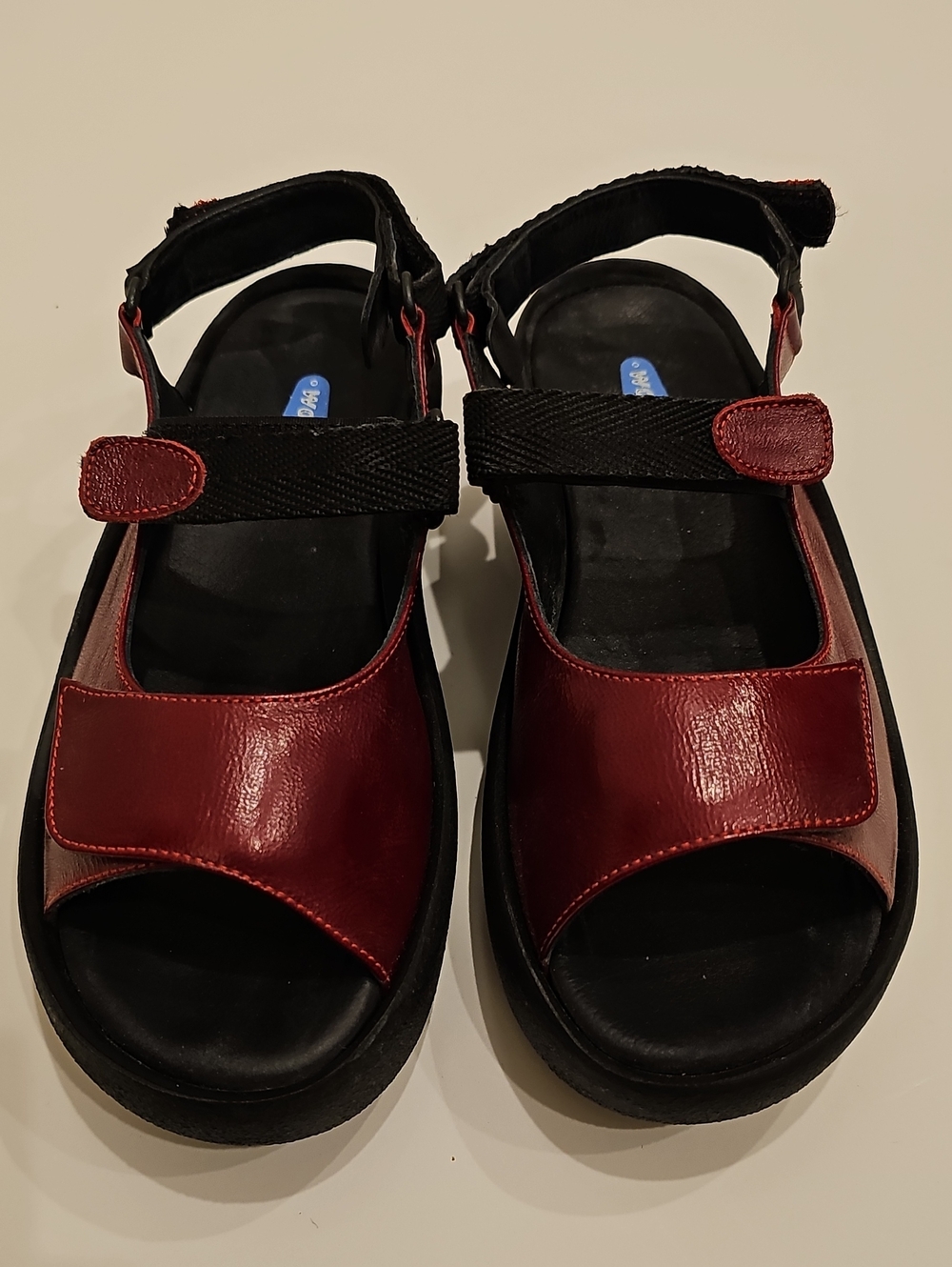 Wolky Women's Red and Black Leather Strap Sandals Walking Sandal Size 39 Jewel